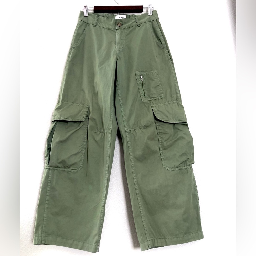 BDG Olive Cargo Pants in Light Olive Green